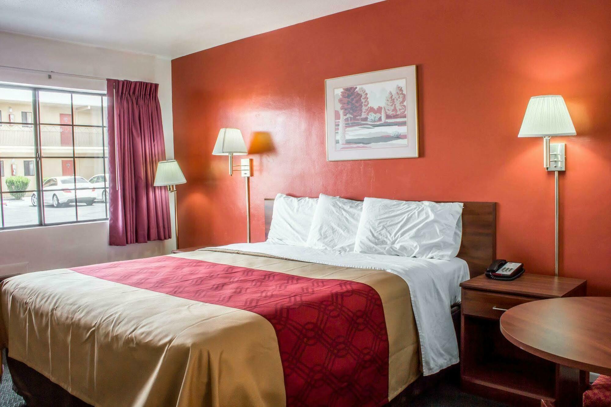 Econo Lodge Тусон Экстерьер фото